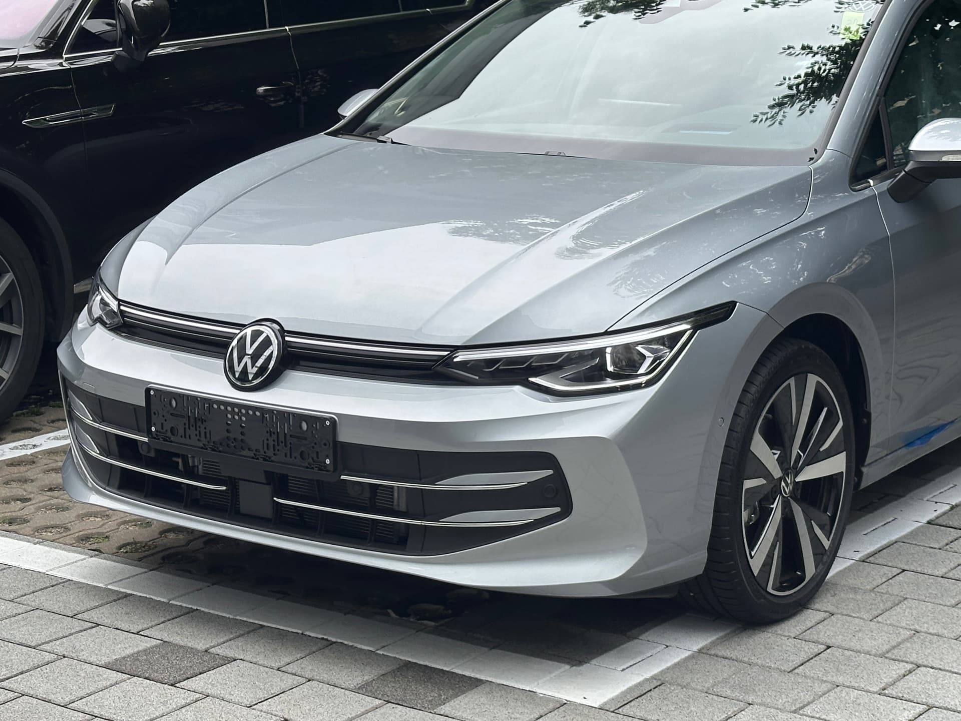 폭스바겐 골프 오이스터 실버 TDI 프레스티지 2025년식 실물 사진 8장
