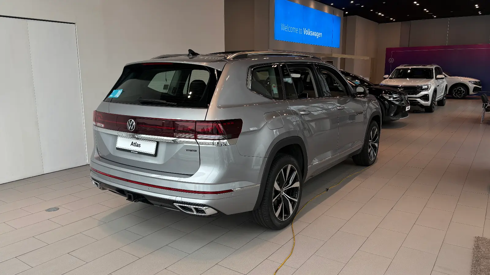 아틀라스 미스트 실버 R-Line 26년식 실물 사진