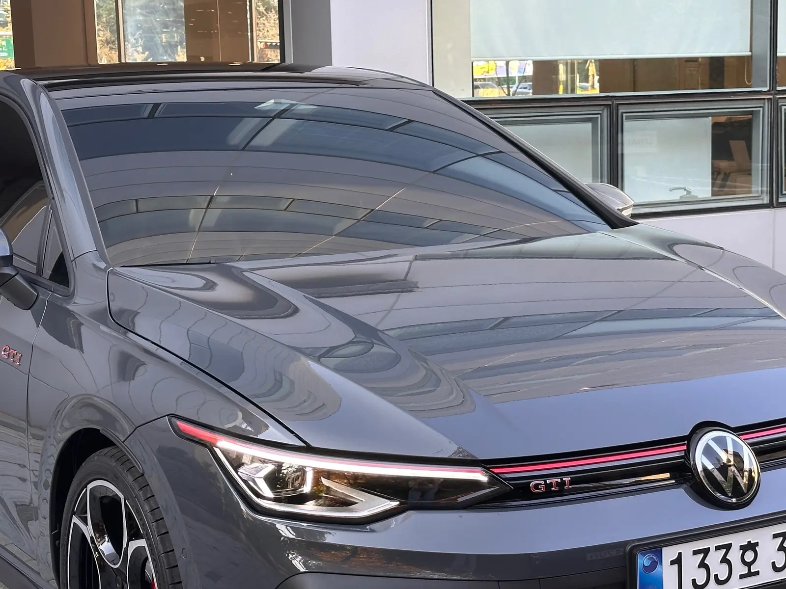 골프 돌핀 그레이 GTI 26년식 실물 사진