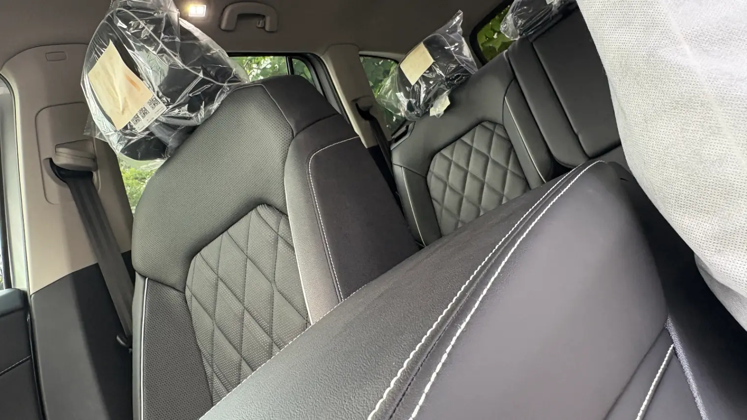 아틀라스 블랙-인테리어 r-line 25년식 실물 사진