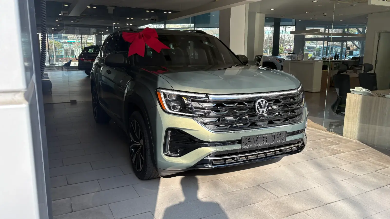 아틀라스 아보카도 그린 R-Line 25년식 실물 사진