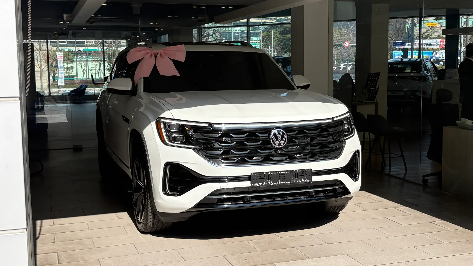 아틀라스 오릭스 화이트 R-Line 26년식 실물 사진