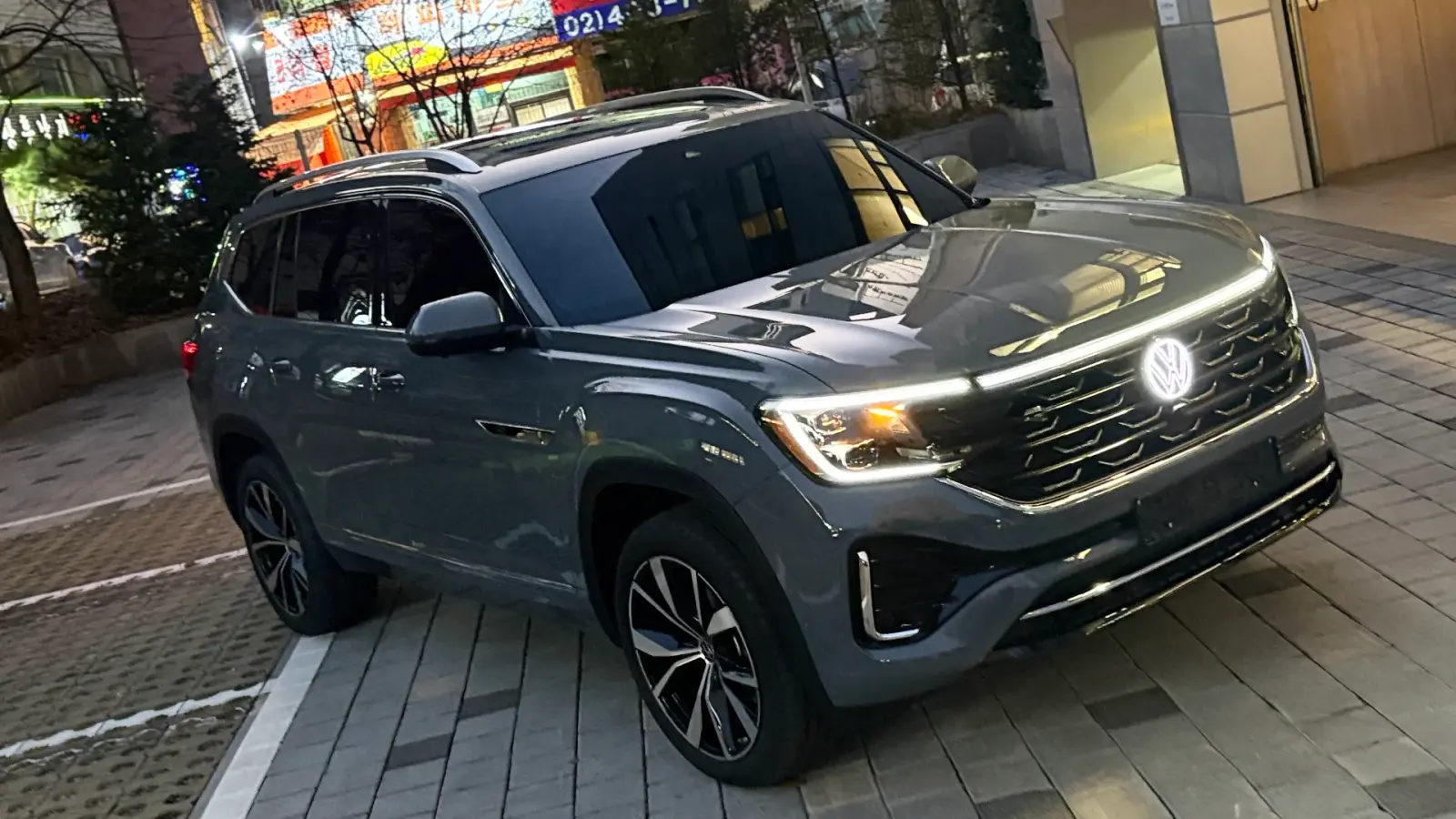 아틀라스 퓨어 그레이 R-Line 26년식 실물 사진