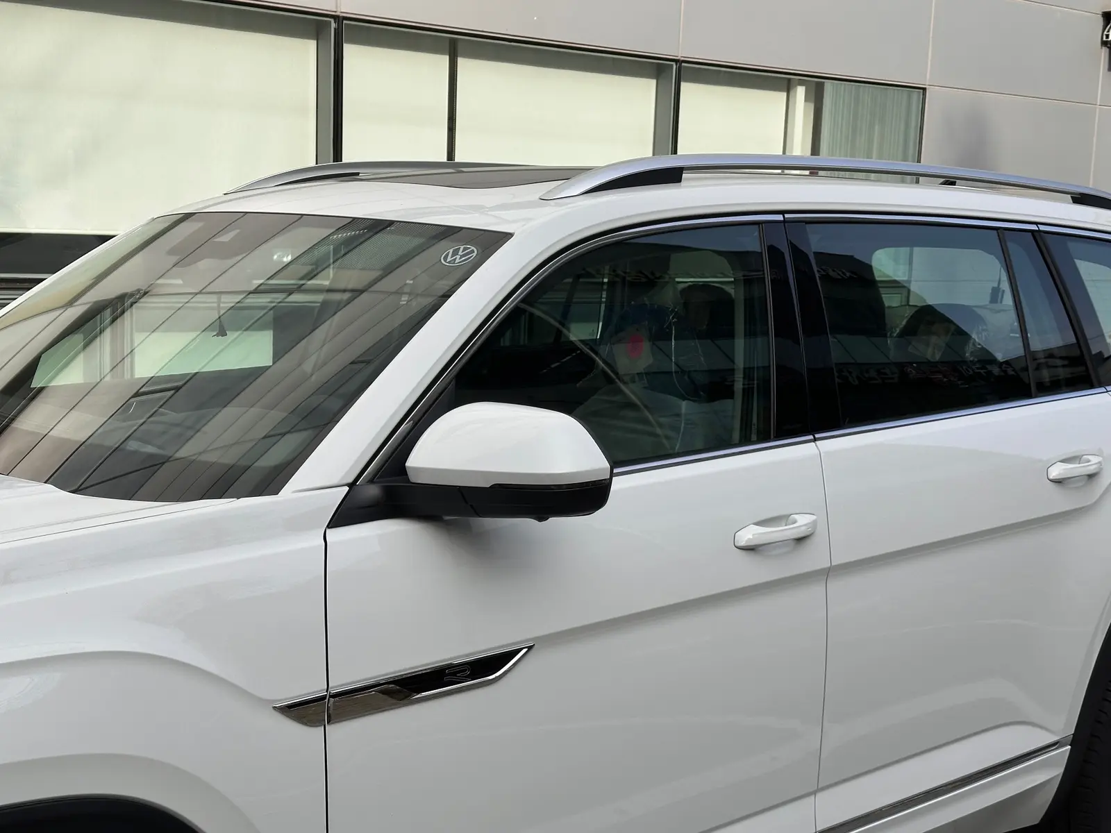 아틀라스 퓨어 화이트 R-Line 25년식 실물 사진