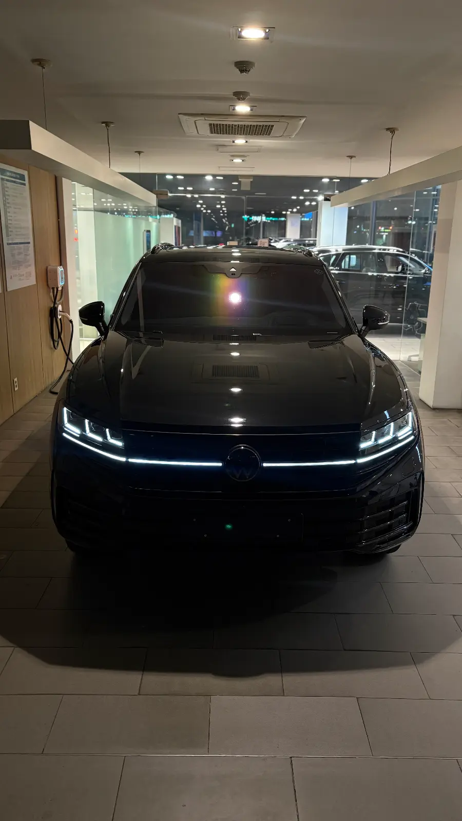 투아렉 그레나딜라 블랙 프레스티지 26년식 실물 사진