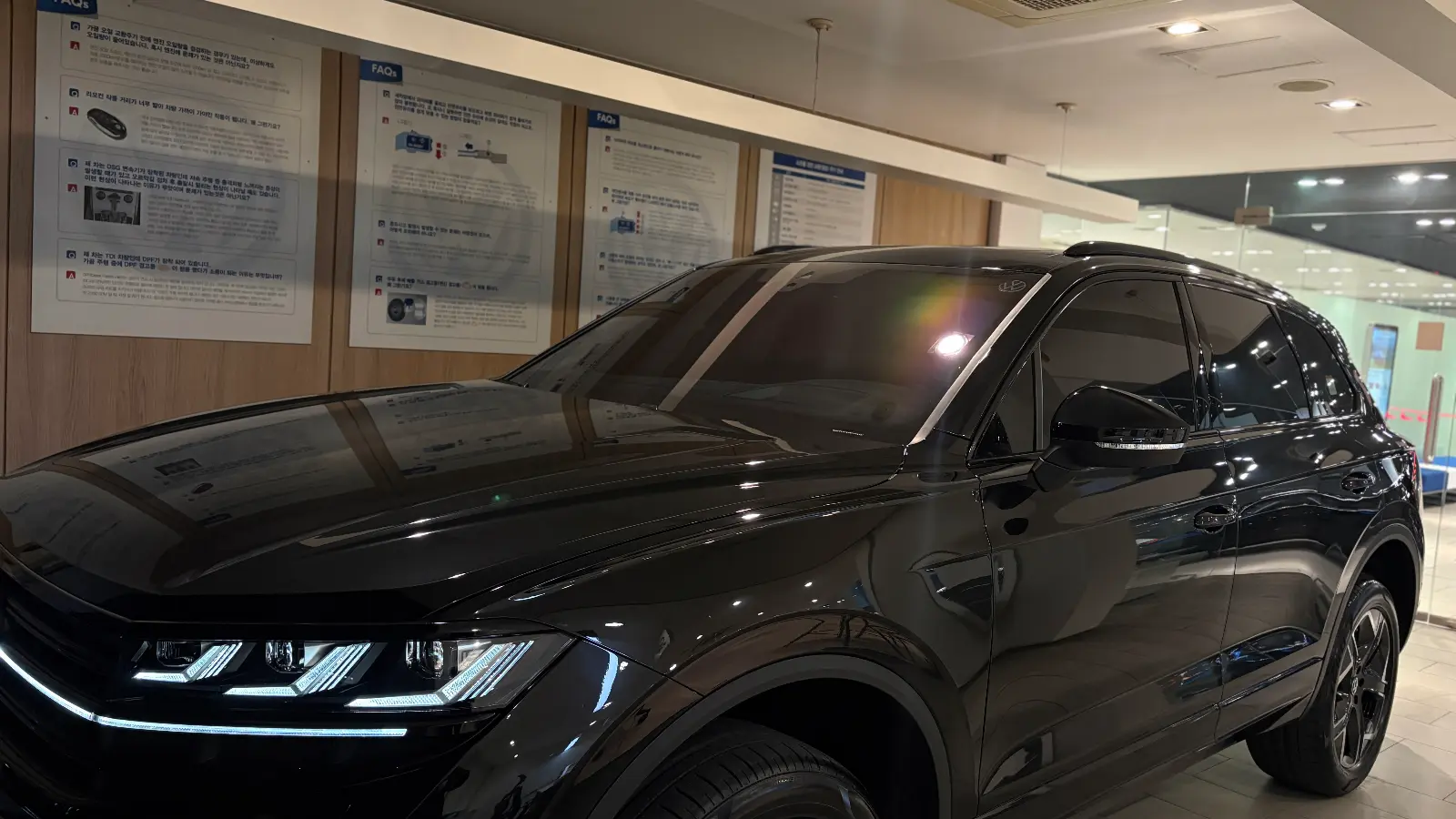 투아렉 그레나딜라 블랙 프레스티지 26년식 실물 사진