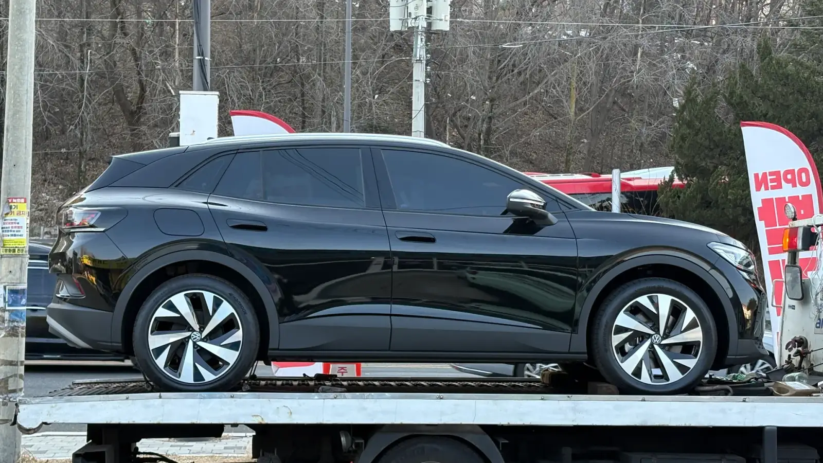 ID.4 그레나딜라 블랙 Pro 26년식 실물 사진