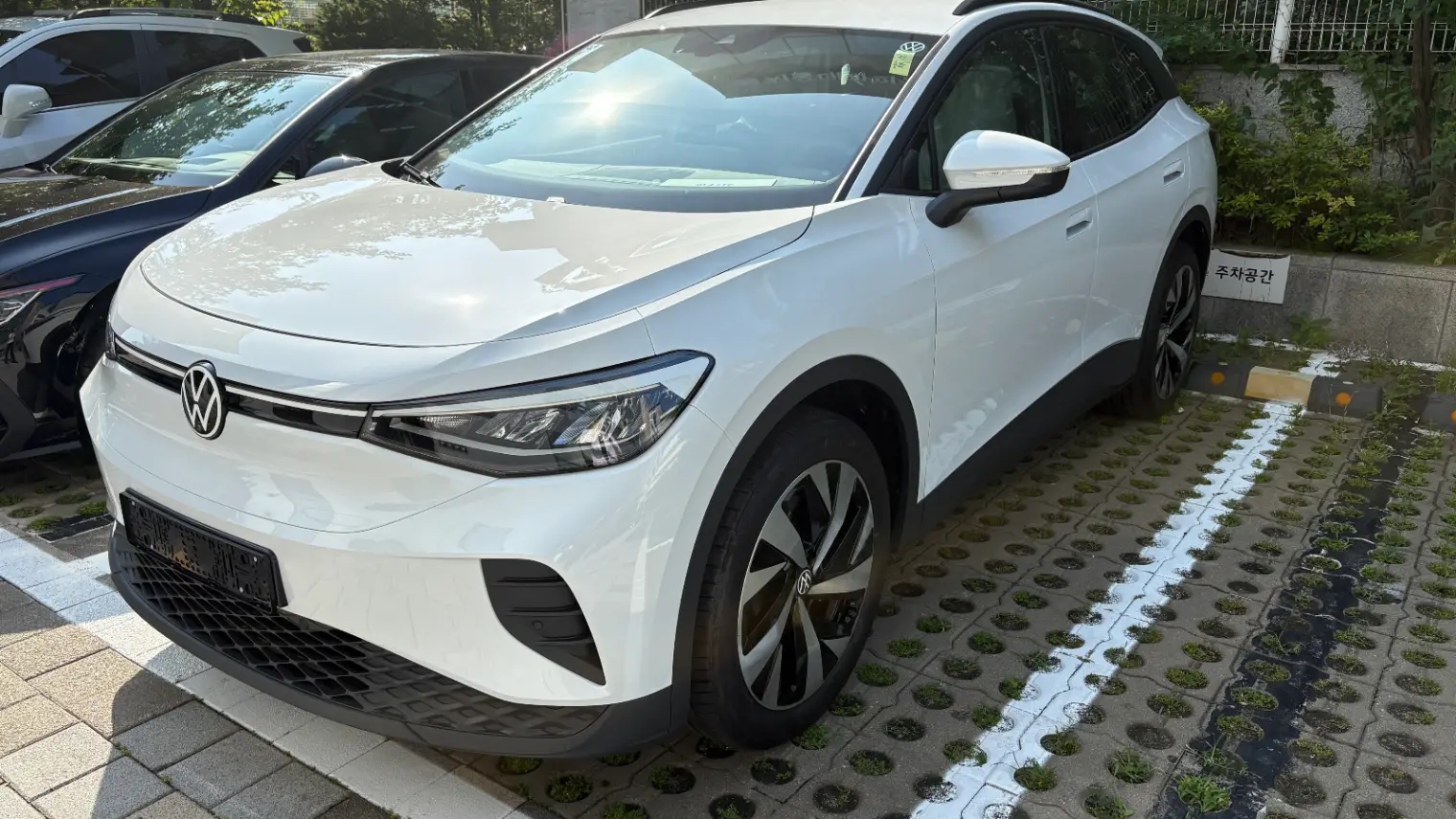 ID.4 글레시어 화이트 Pro LITE 25년식 실물 사진