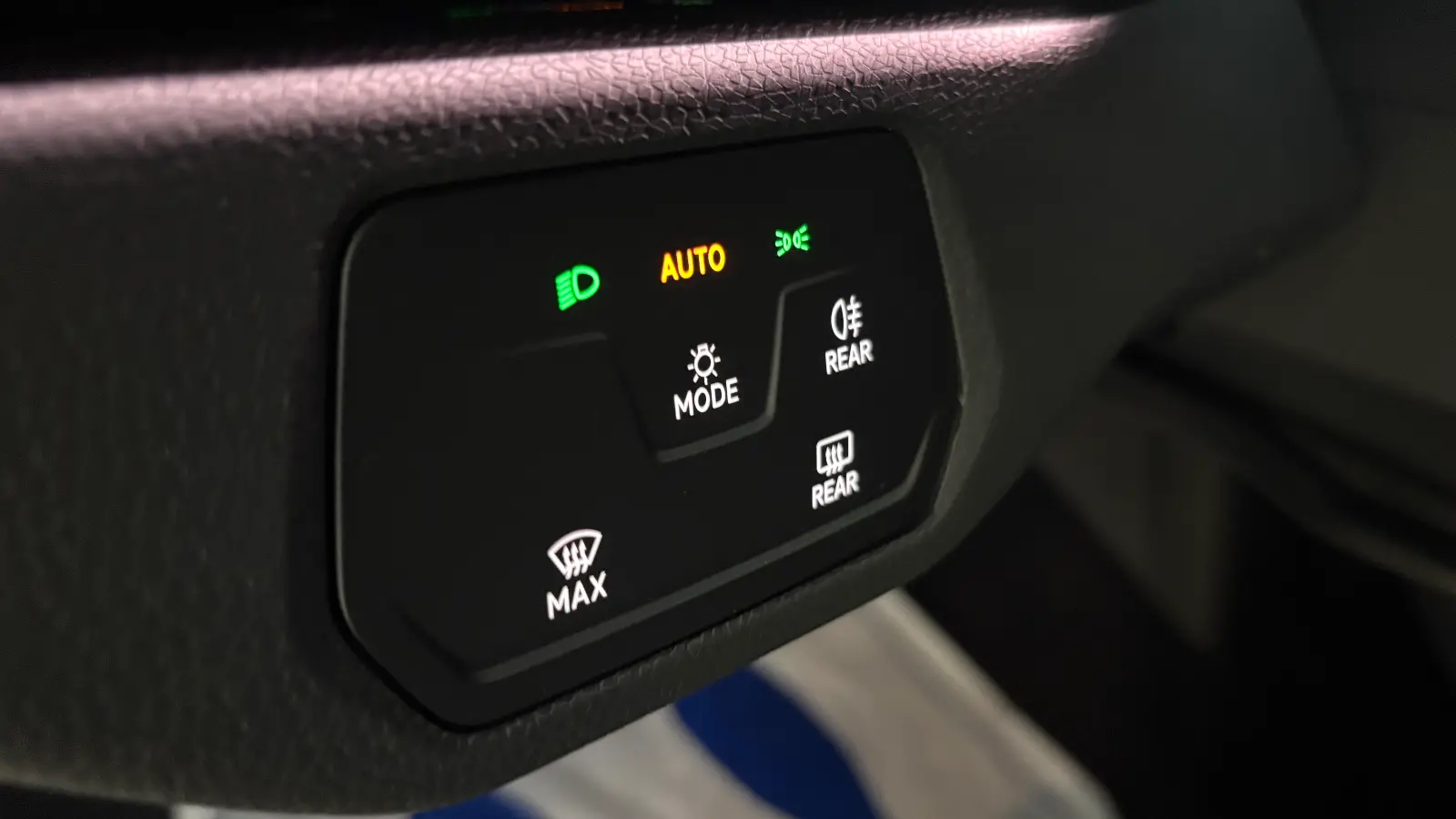 ID.4 글레시어 화이트 Pro LITE 25년식 실물 사진