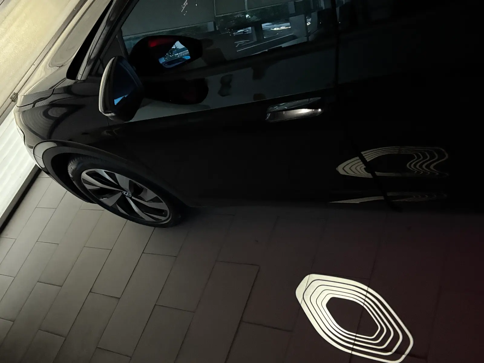 ID.5 그레나딜라 블랙 Pro 25년식 실물 사진