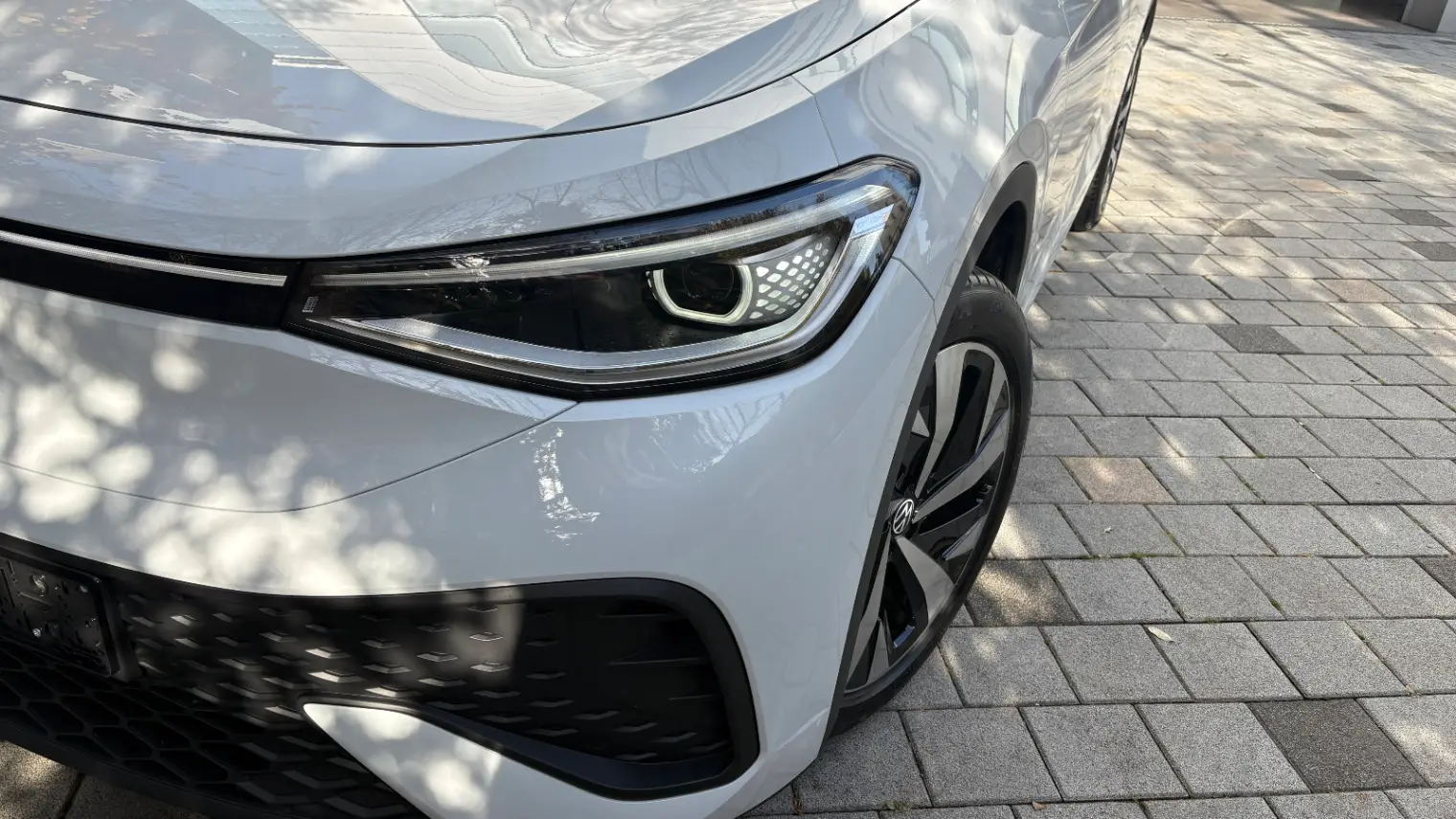 ID.5 글레시어 화이트 Pro 25년식 실물 사진