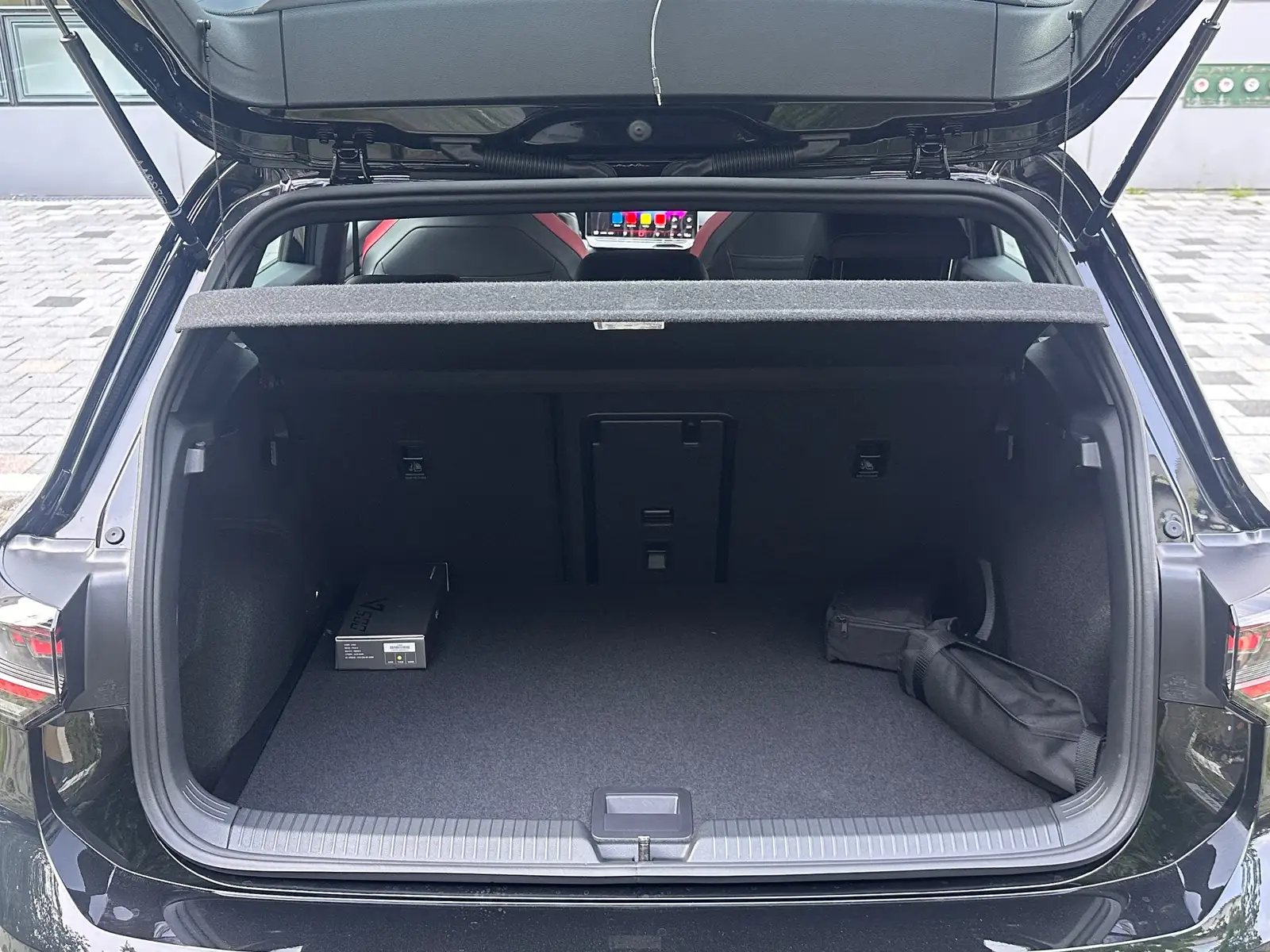 폭스바겐 폭스바겐 그레나딜라 블랙 2026년식 실물 사진 7/7