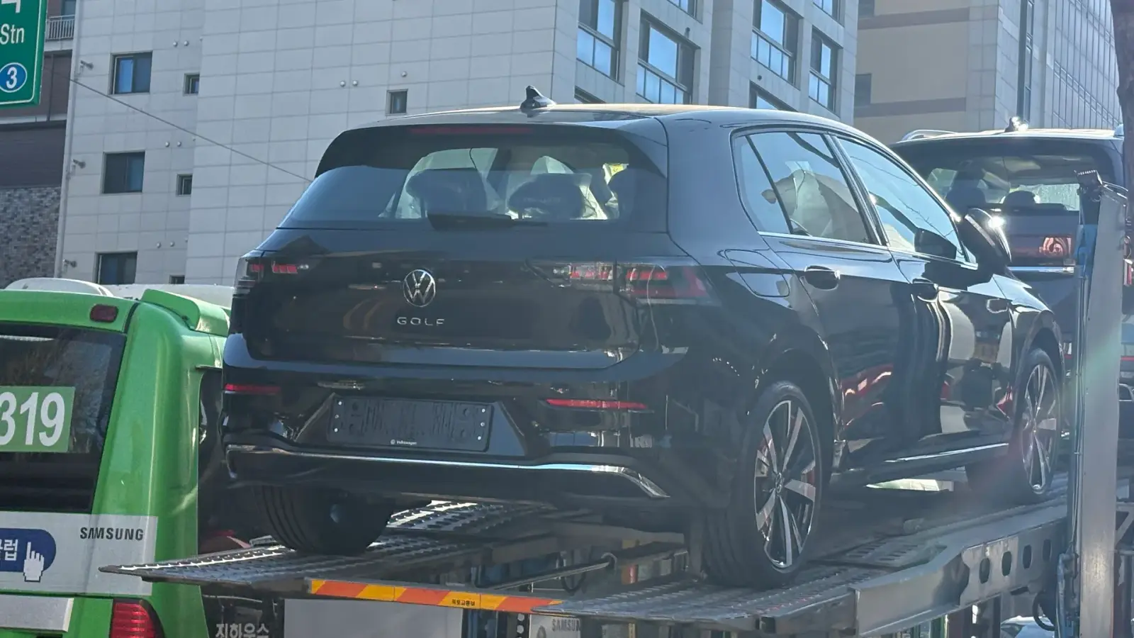 폭스바겐 골프 그레나딜라 블랙 TDI 프레스티지 2026년식 실물 사진 5/15