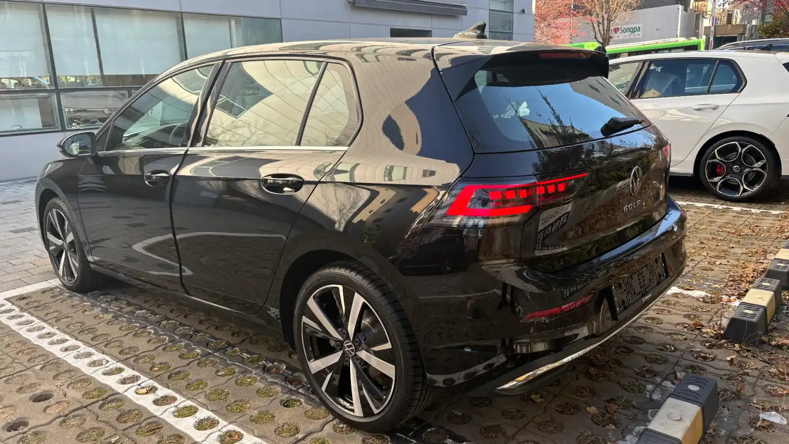 폭스바겐 골프 그레나딜라 블랙 TDI 프레스티지 2026년식 실물 사진 10/15