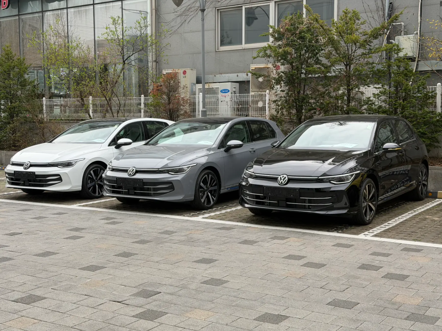 폭스바겐 골프 그레나딜라 블랙 TDI 프레스티지 2026년식 실물 사진 3/26 - 26년 03월 30일 출고한 검정 골프 TDI 출고 사진입니