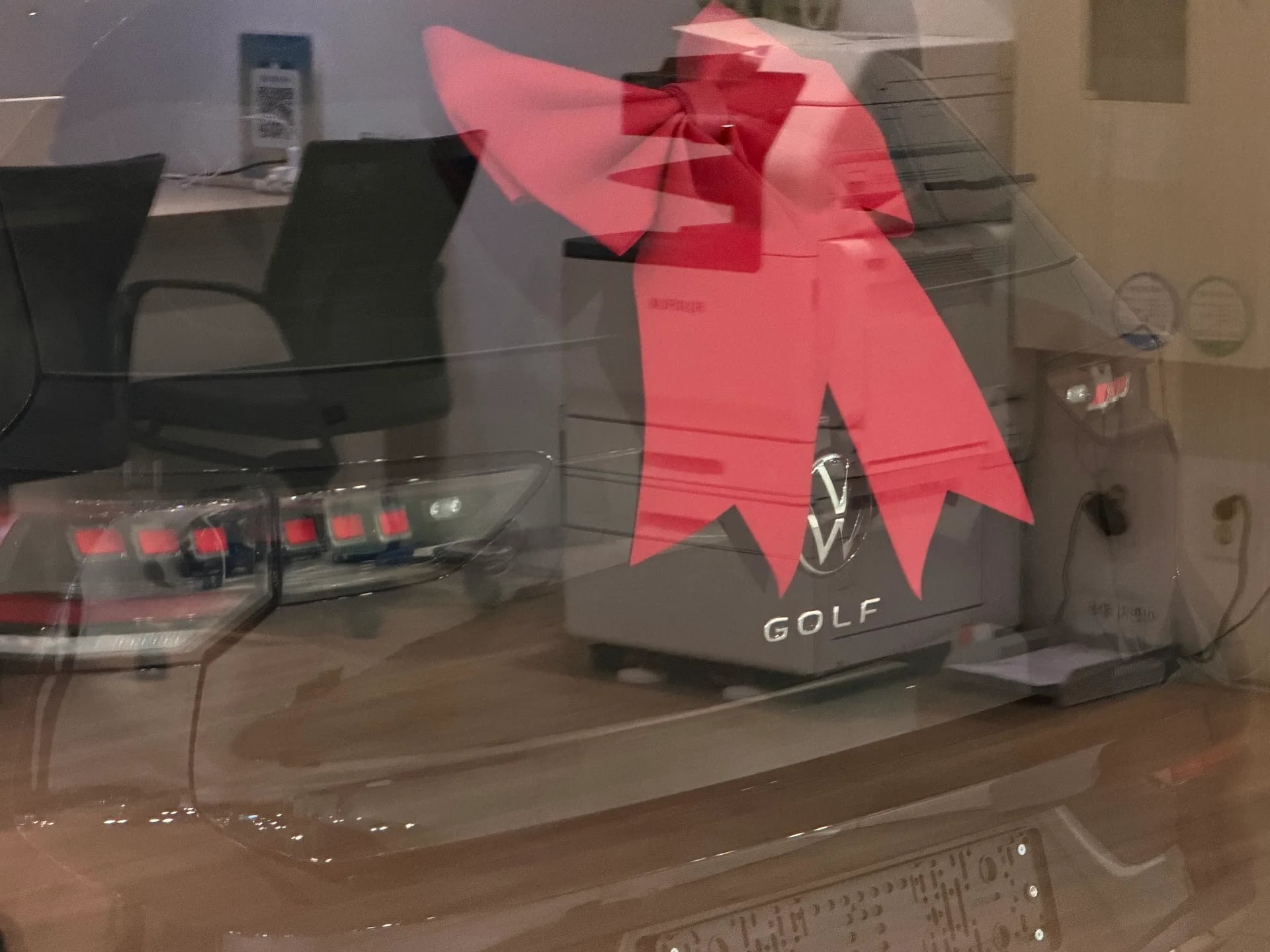 폭스바겐 골프 그레나딜라 블랙 TDI 프레스티지 2026년식 실물 사진 26/26 - 26년 03월 30일 출고한 검정 골프 TDI 출고 사진입니