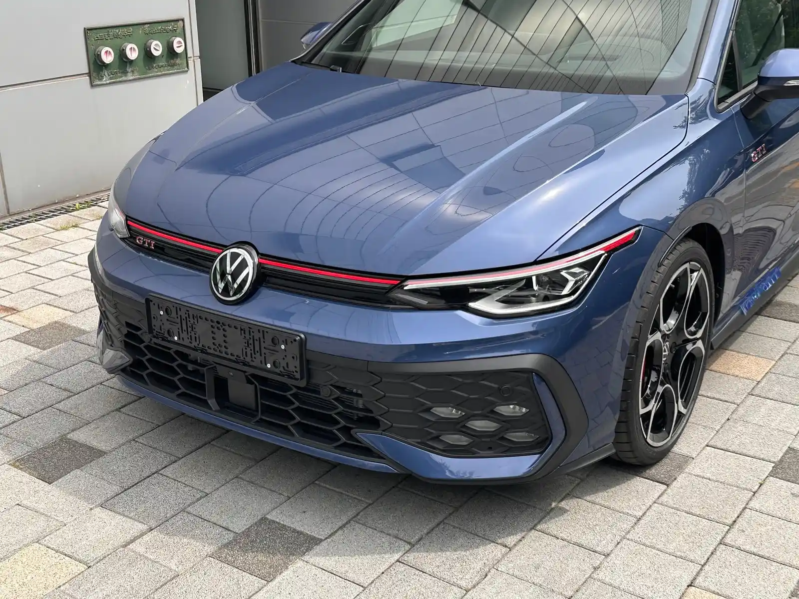 폭스바겐 폭스바겐 아네모네 블루 2026년식 실물 사진 1/8