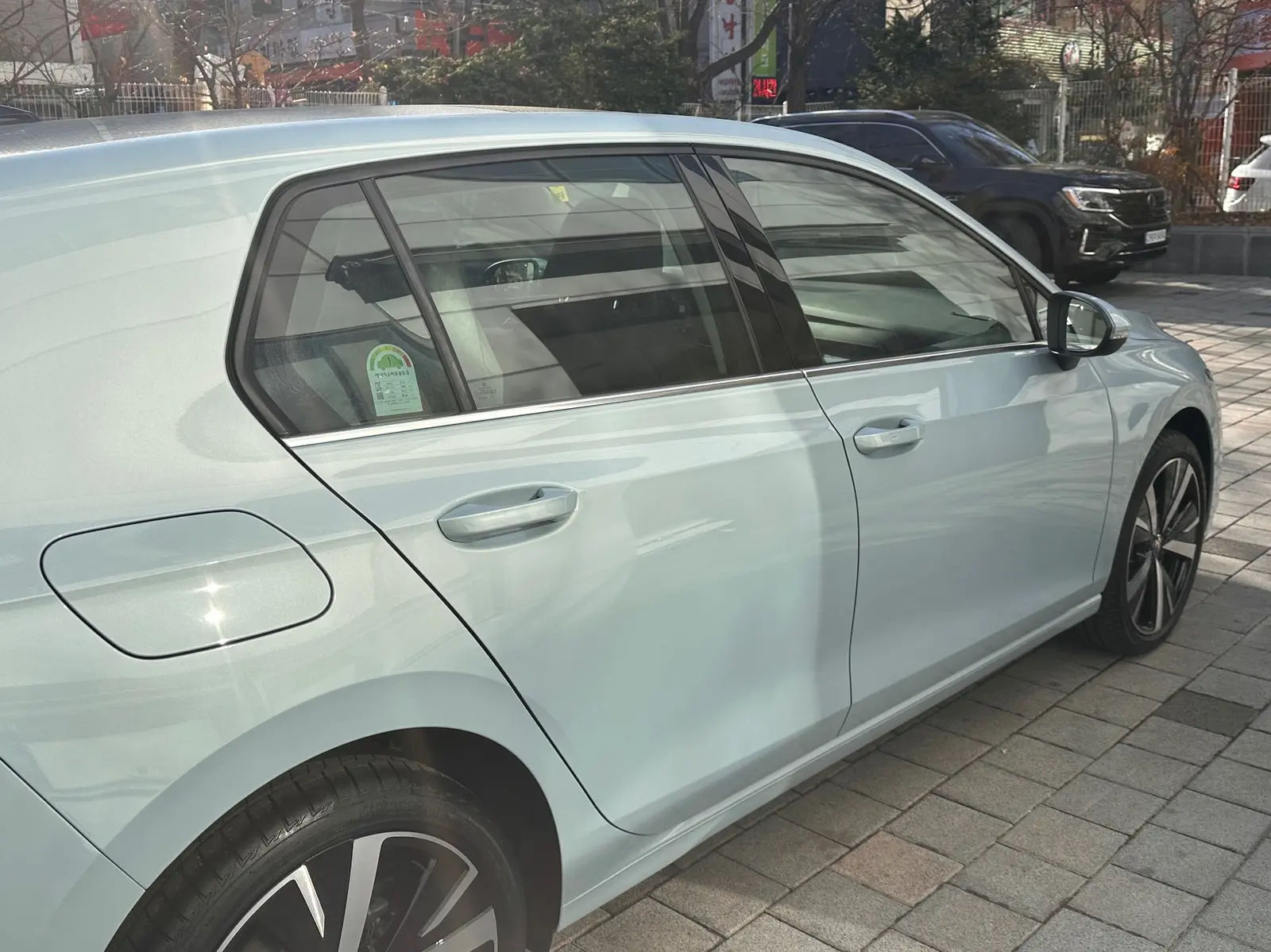 폭스바겐 골프 아이스 블루 TDI 프레스티지 2026년식 실물 사진 7/11