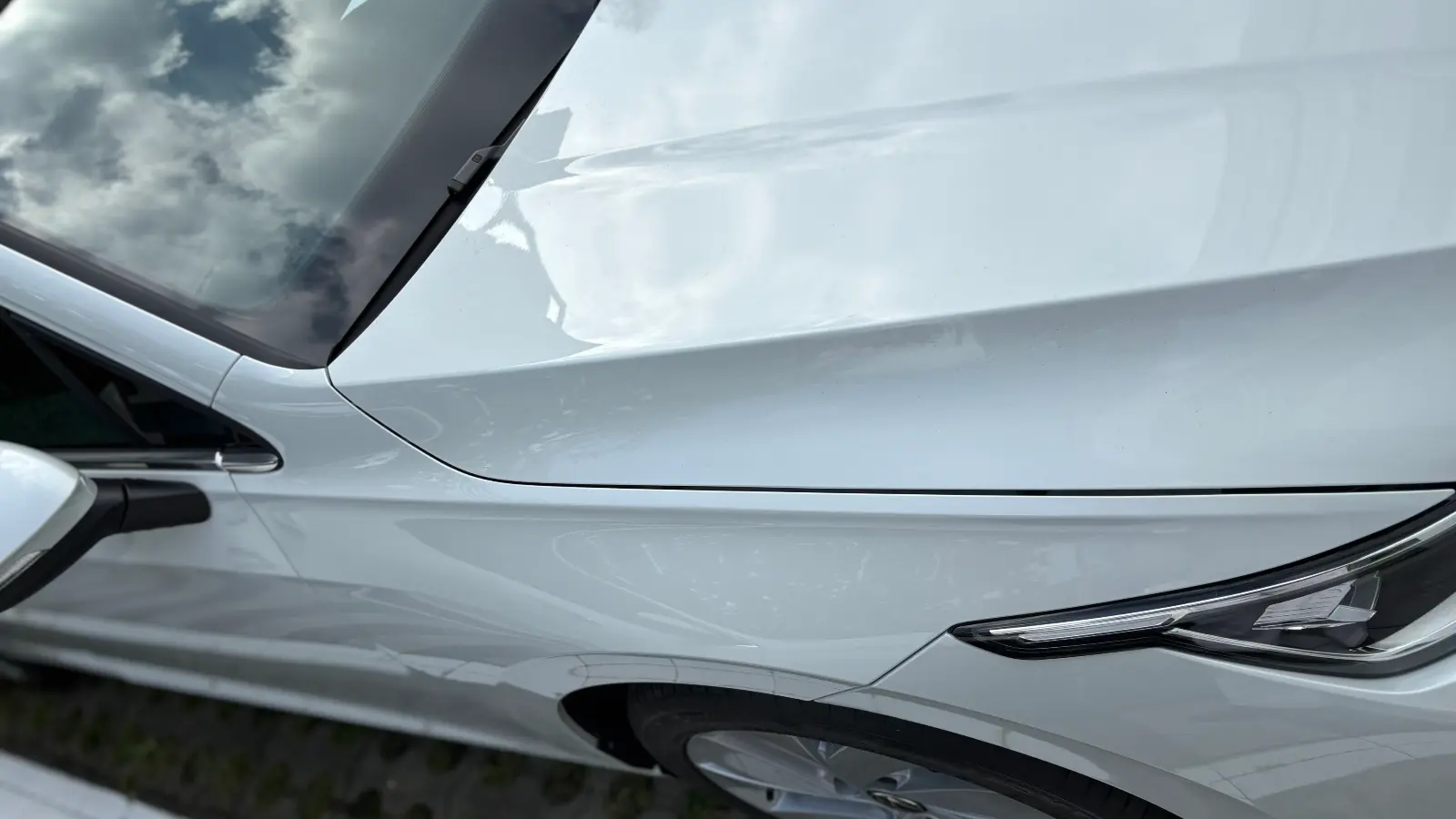 폭스바겐 폭스바겐 오릭스 화이트 TDI 프리미엄 2025년식 실물 사진 7/20 - 골프 2.0 TDI 프리미엄 트림 오릭스 화이트 색상 한정재고 출고사진입니다.