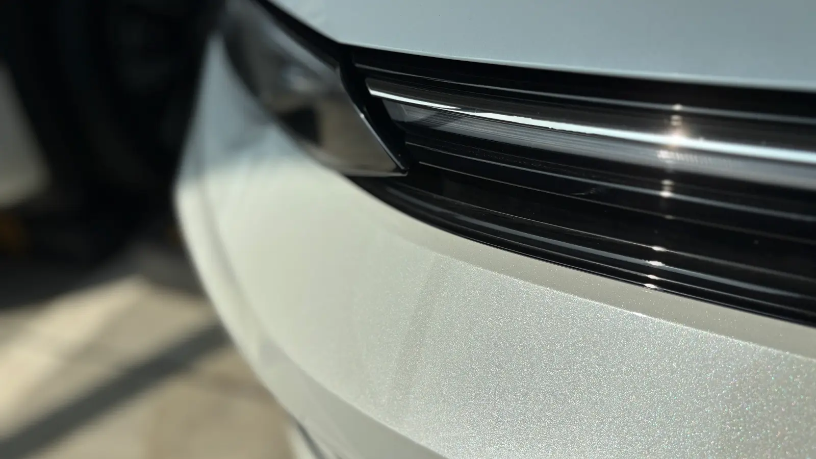 폭스바겐 폭스바겐 오릭스 화이트 TDI 프리미엄 2025년식 실물 사진 14/20 - 골프 2.0 TDI 프리미엄 트림 오릭스 화이트 색상 한정재고 출고사진입니다.