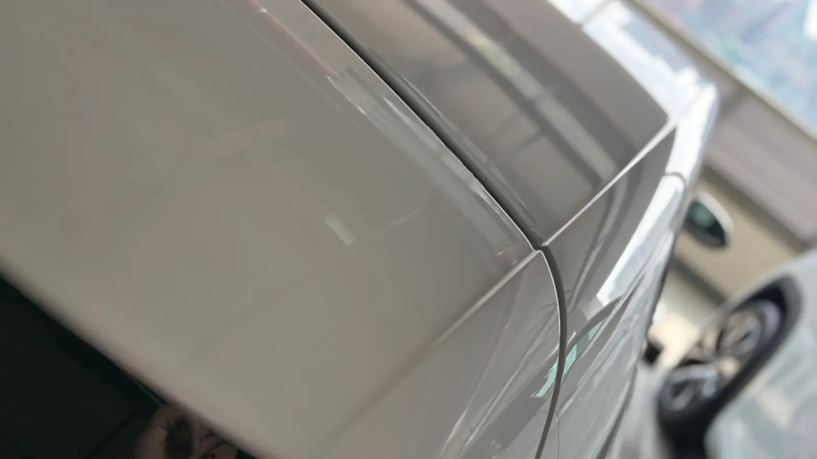 폭스바겐 폭스바겐 오릭스 화이트 TDI 프리미엄 2025년식 실물 사진 17/20 - 골프 2.0 TDI 프리미엄 트림 오릭스 화이트 색상 한정재고 출고사진입니다.