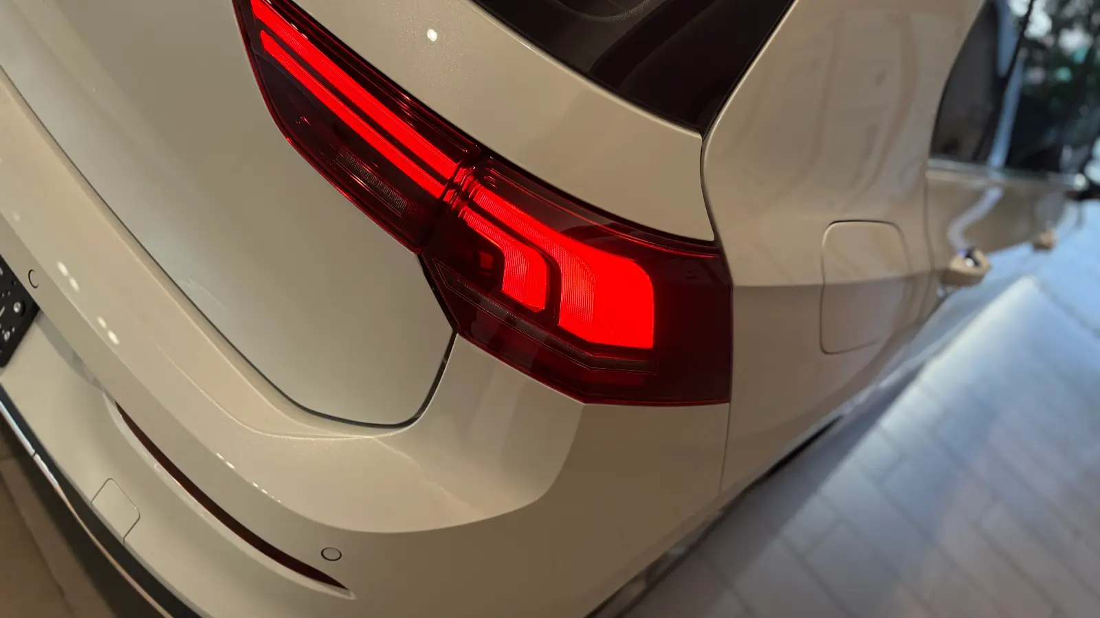 폭스바겐 폭스바겐 오릭스 화이트 TDI 프리미엄 2025년식 실물 사진 20/20 - 골프 2.0 TDI 프리미엄 트림 오릭스 화이트 색상 한정재고 출고사진입니다.