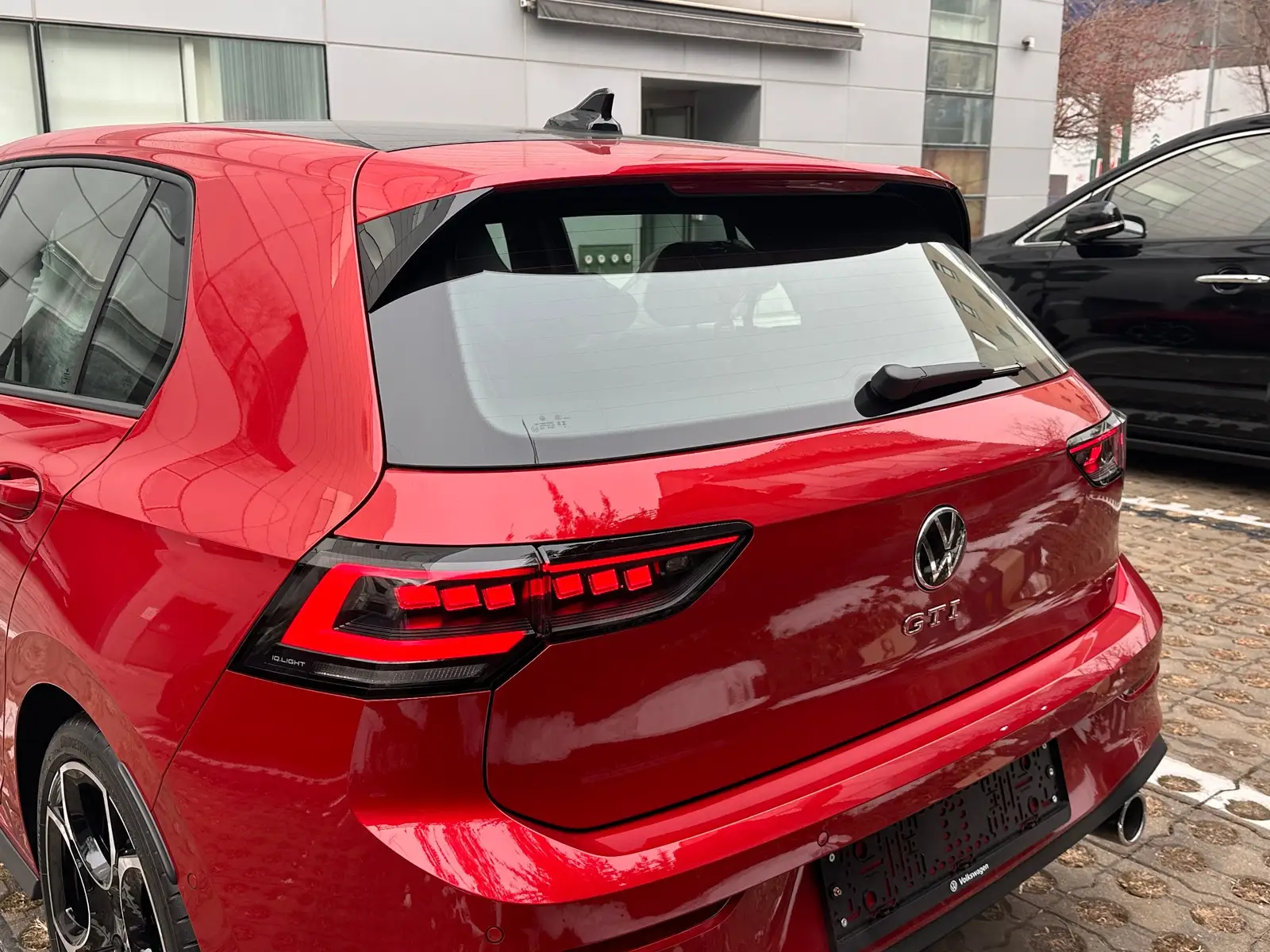 폭스바겐 골프 킹스 레드 GTI 2026년식 실물 사진 5/9