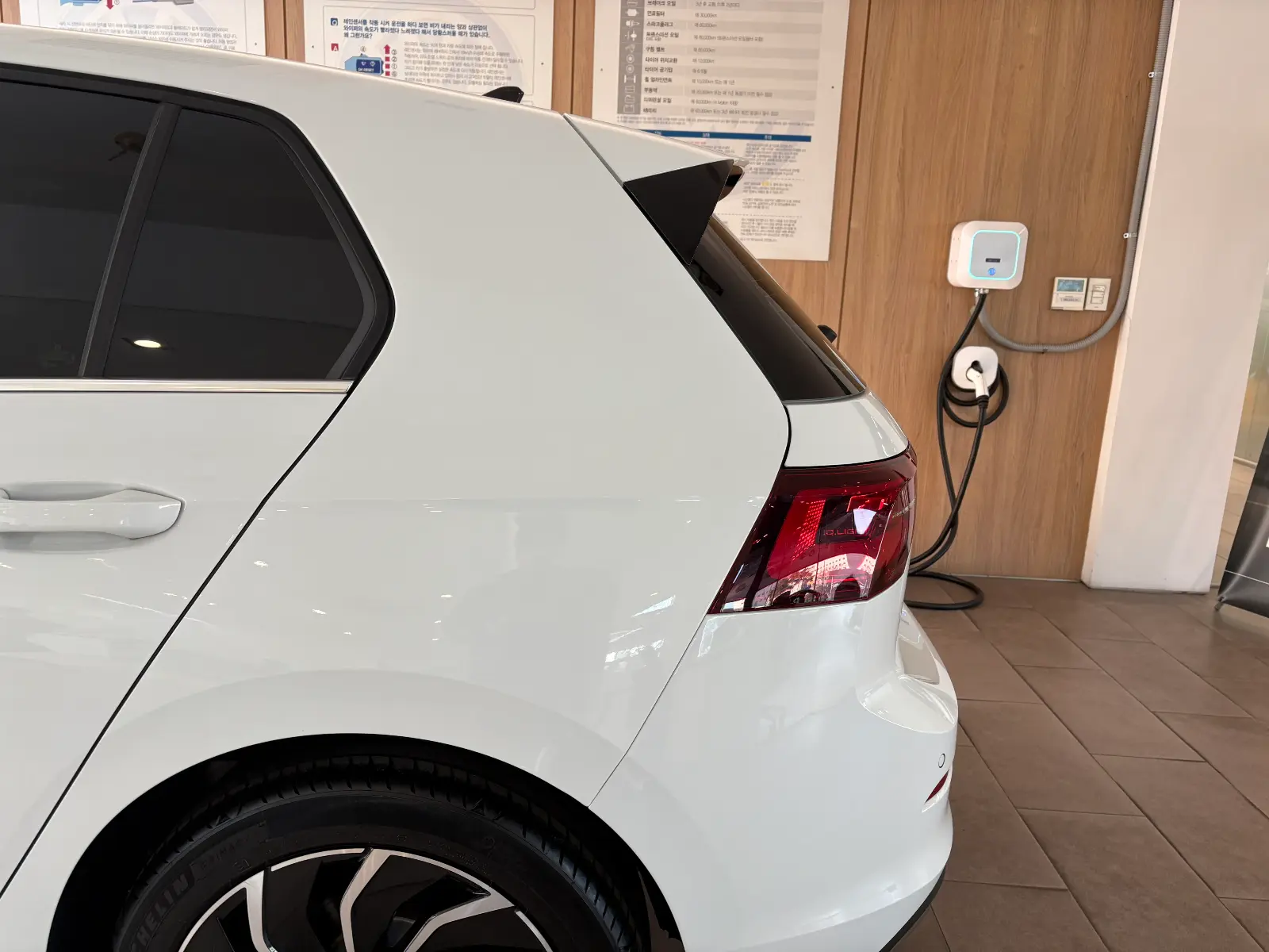 폭스바겐 폭스바겐  2024년식 실물 사진 6/13