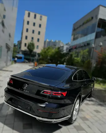 폭스바겐 아테온  프레스티지 2023년식 실물 사진 2/8