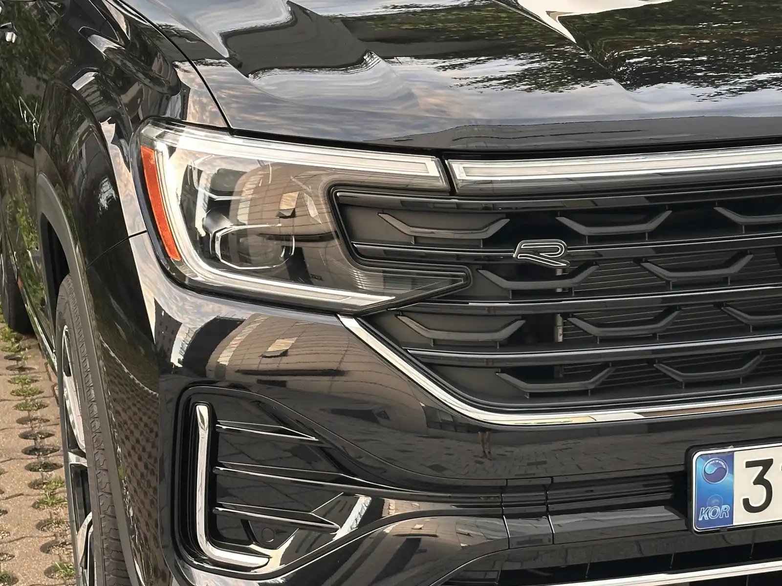 폭스바겐 아틀라스 딥 블랙 펄 R-Line 2025년식 실물 사진 5/9