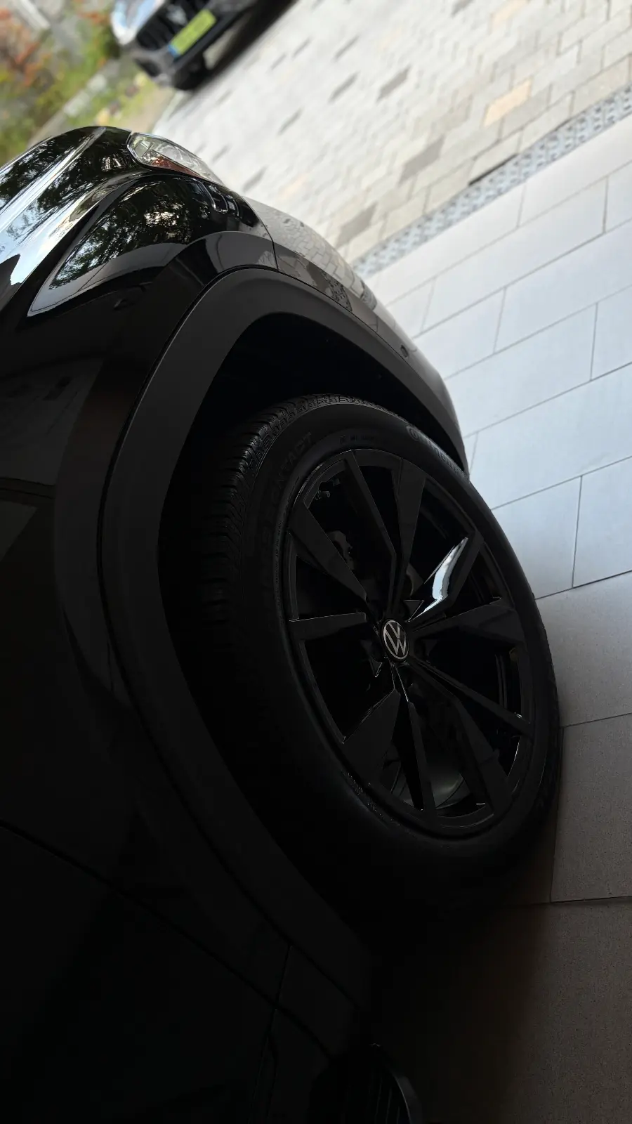 폭스바겐 아틀라스 딥-블랙-펄 r-line 2025년식 실물 사진 5/29 - 리얼 블랙에디션 시공 차량 이미지입니다.