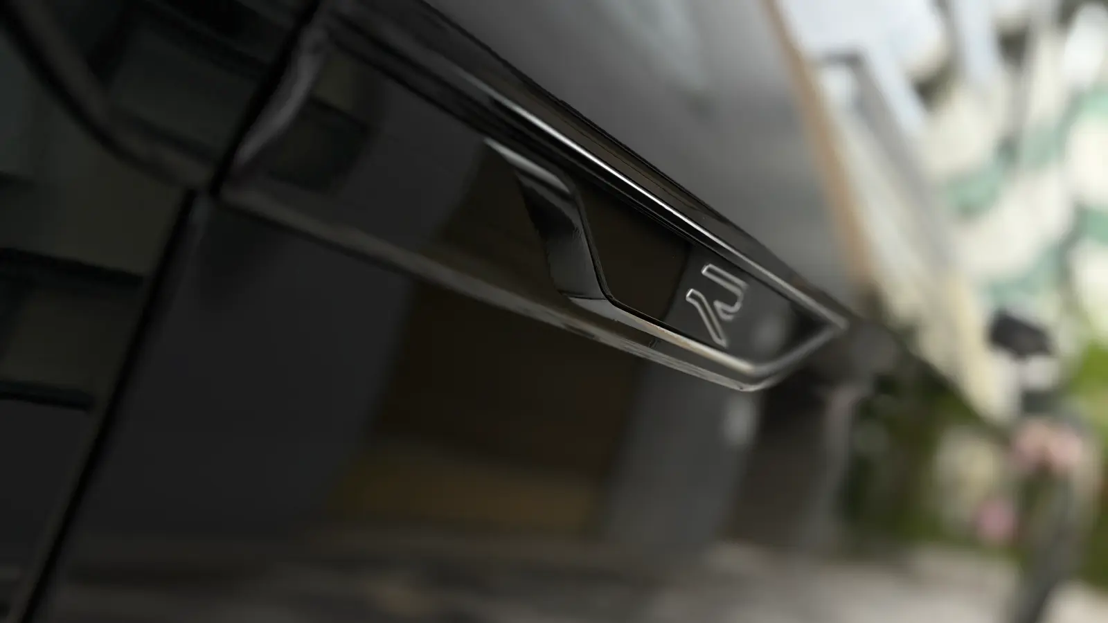 폭스바겐 아틀라스 딥-블랙-펄 r-line 2025년식 실물 사진 19/29 - 리얼 블랙에디션 시공 차량 이미지입니다.