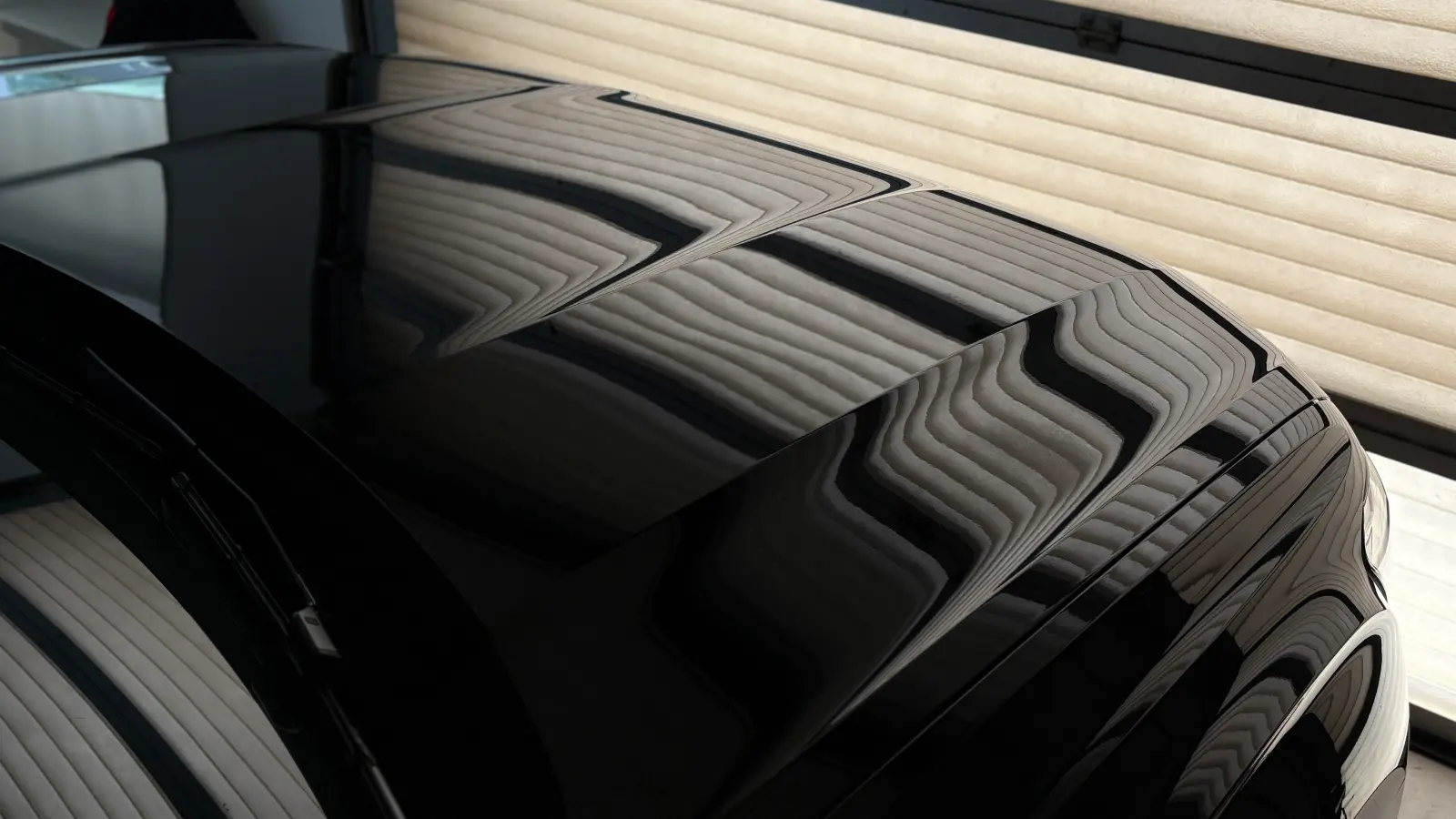 폭스바겐 아틀라스 딥-블랙-펄 r-line 2025년식 실물 사진 27/29 - 리얼 블랙에디션 시공 차량 이미지입니다.