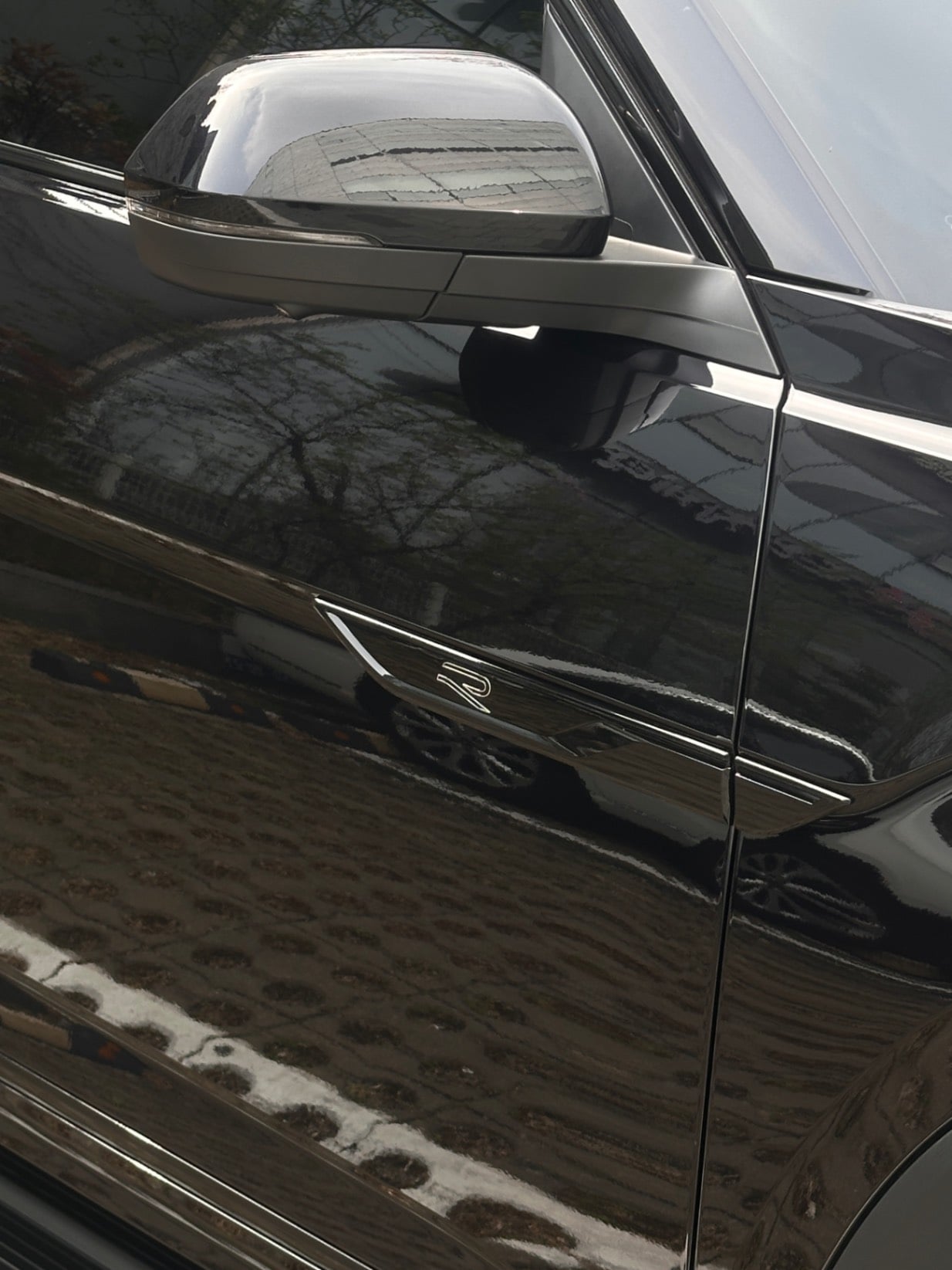 폭스바겐 폭스바겐  2026년식 실물 사진 4/9 - 블랙에디션