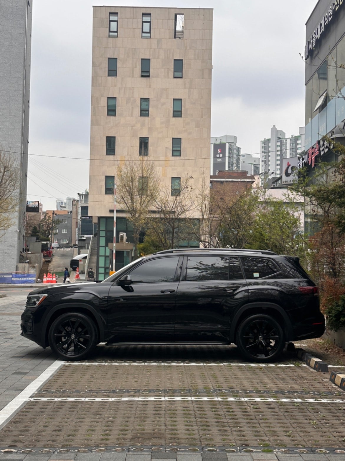 폭스바겐 폭스바겐  2026년식 실물 사진 9/9 - 블랙에디션