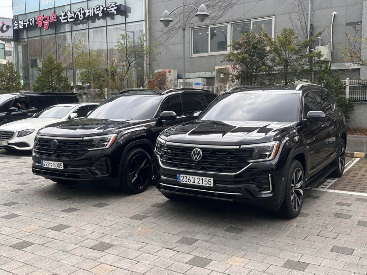 폭스바겐 폭스바겐  2026년식 실물 사진 1/10 - 블랙에디션 vs 일반