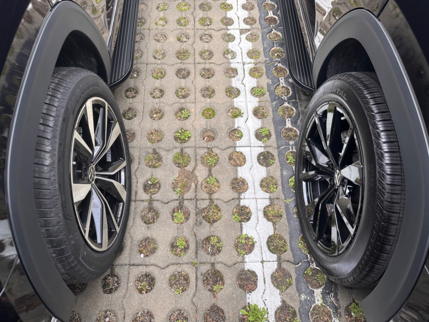 폭스바겐 폭스바겐  2026년식 실물 사진 8/10 - 블랙에디션 vs 일반