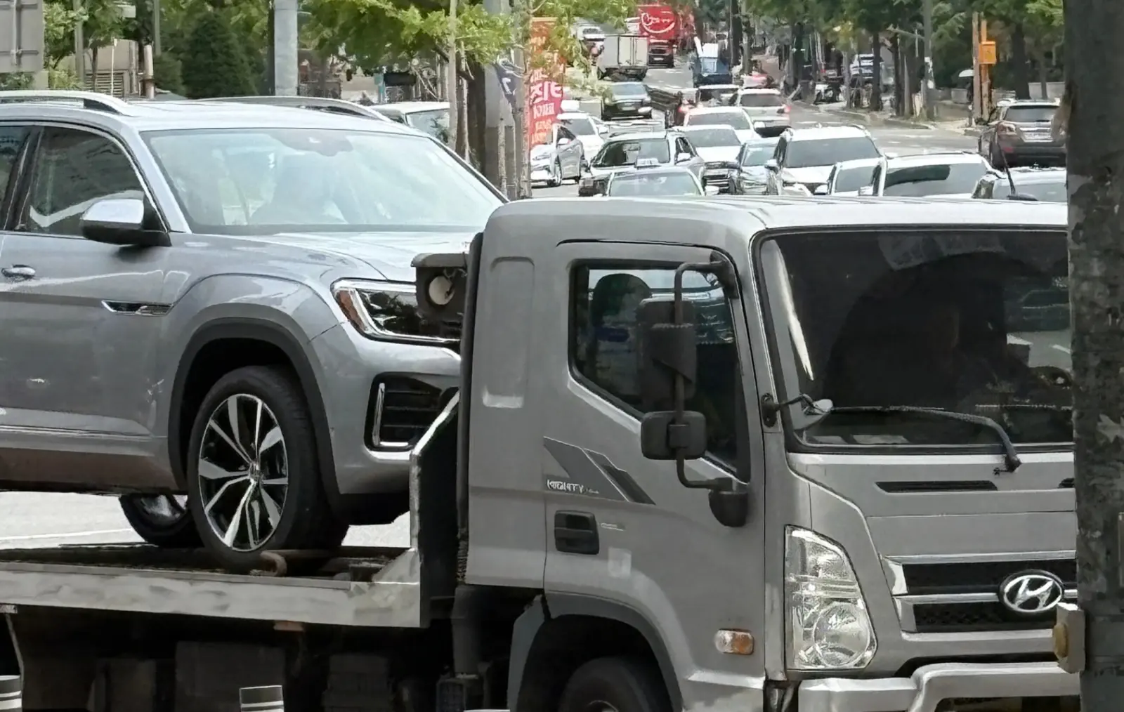 폭스바겐 아틀라스 미스트 실버 R-Line 2025년식 실물 사진 5/16 - 실버 색상 아틀라스 출고사진입니다.