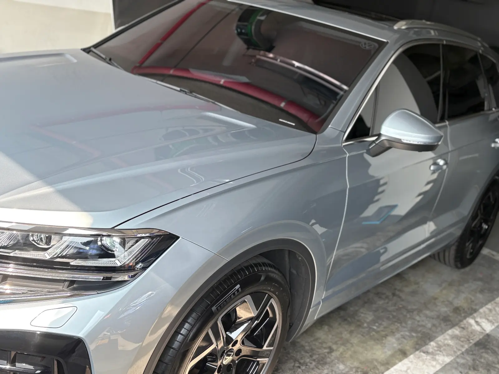 폭스바겐 투아렉 오이스터 실버 프레스티지 2024년식 실물 사진 5/15