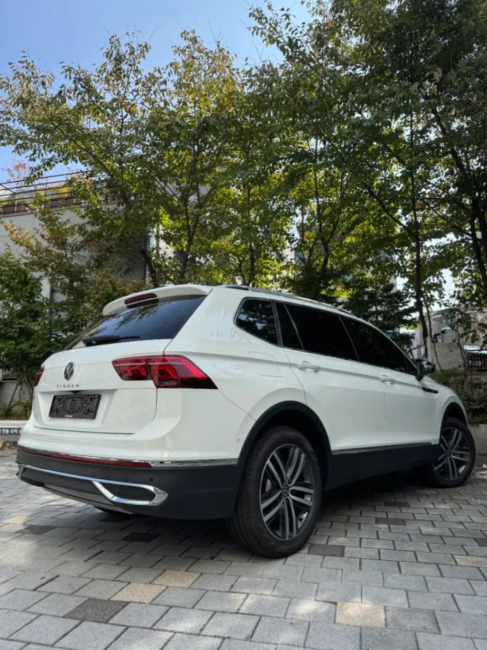 폭스바겐 티구안 퓨어 화이트 올스페이스 2024년식 실물 사진 3/9 - 24년 출고되었던 티구안 올스페이스 차량 사진입니다.