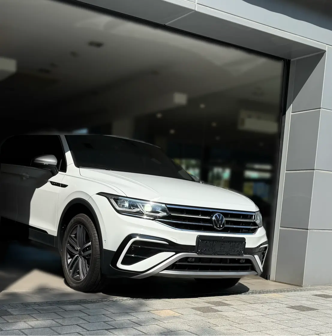 폭스바겐 티구안 퓨어 화이트 올스페이스 2024년식 실물 사진 1/9 - 24년 출고되었던 티구안 올스페이스 차량 사진입니다.
