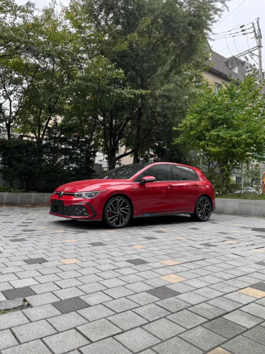 폭스바겐 골프 킹스 레드 GTI 2024년식 실물 사진 1/10 - 24년식 GTI 레드컬러 출고사진입니다.