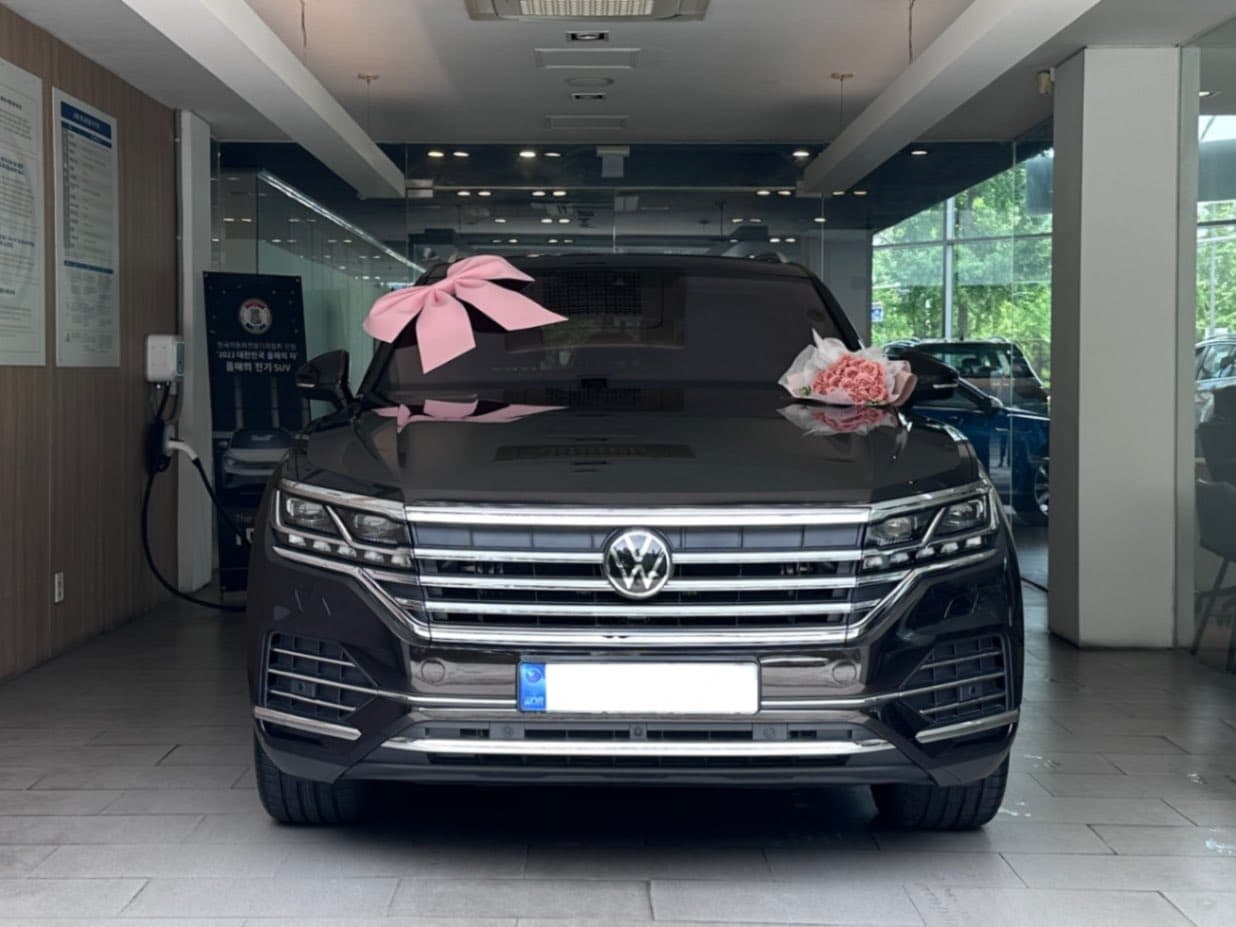 폭스바겐 투아렉 타마린드 브라운 프레스티지 2023년식 실물 사진 16장