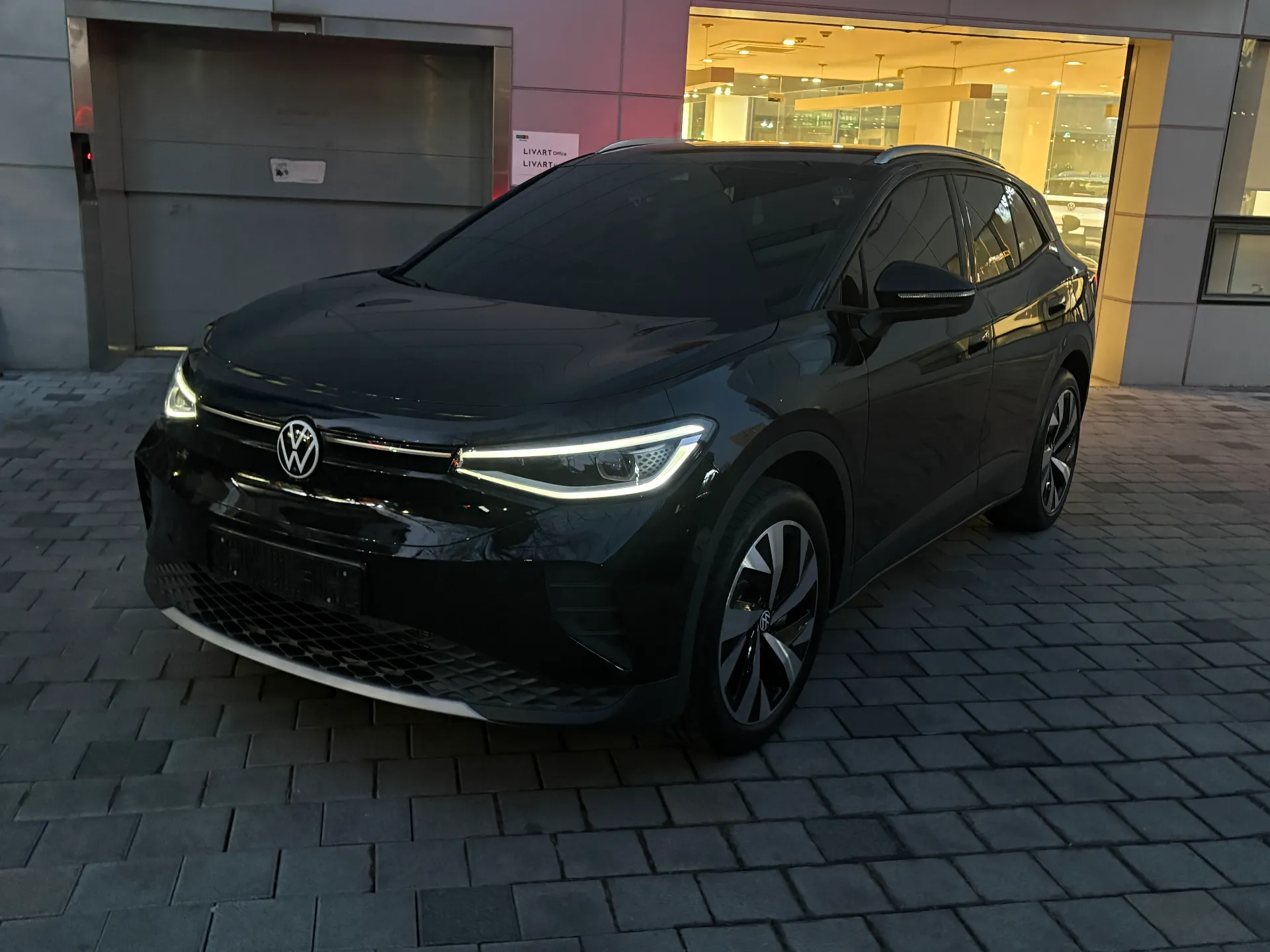 폭스바겐 ID.4 그레나딜라 블랙 Pro 2025년식 실물 사진 14장