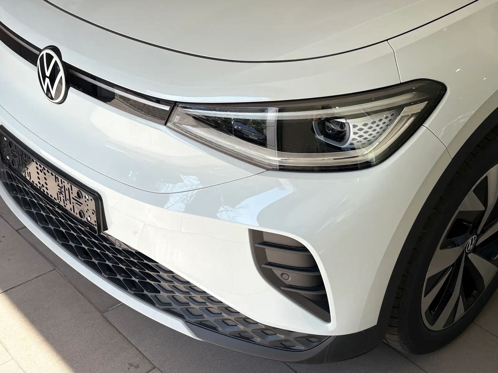 폭스바겐 ID.4 글레시어 화이트 Pro 2025년식 실물 사진 16장