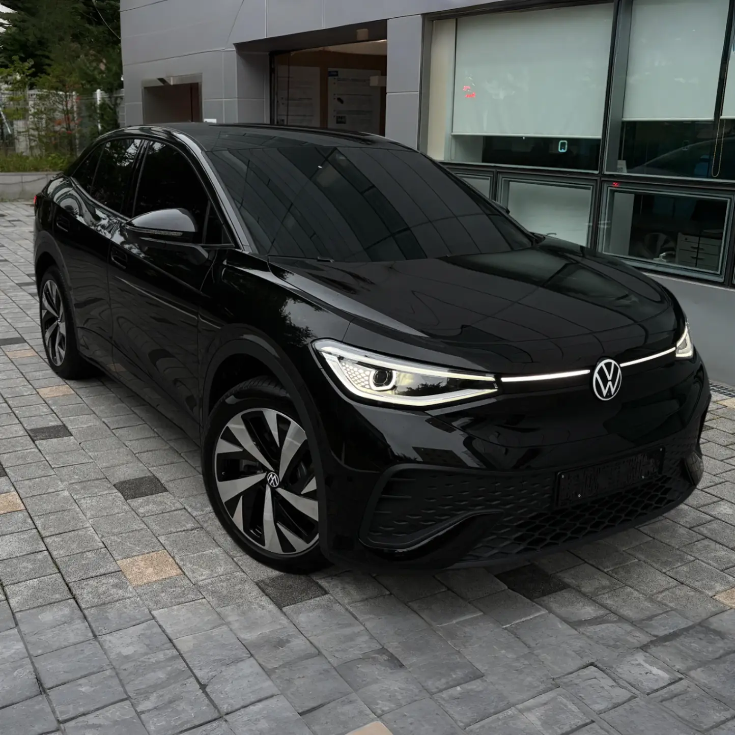 폭스바겐 ID.5 그레나딜라 블랙 Pro 2025년식 실물 사진 16장